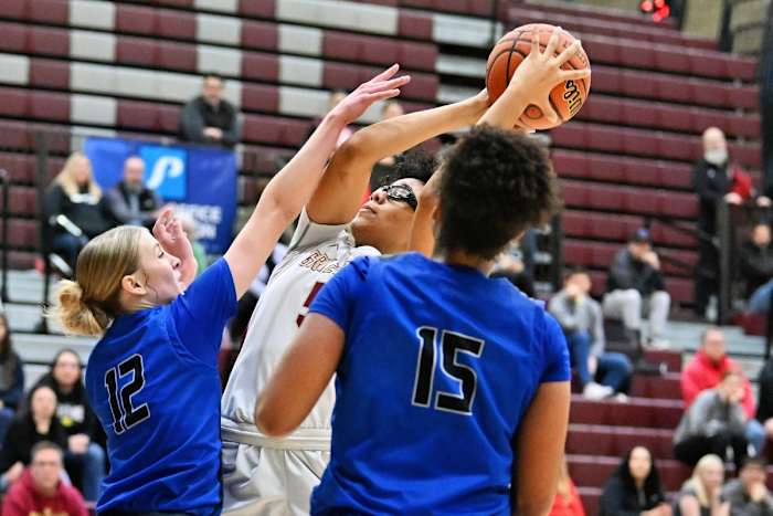 a South Medford Mission Hills girls basketball Oregon POA Holiday Classic December 30 2023 Leon Neuschwander 36